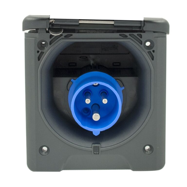 TOMA CEE CON TAPA MAGNETICA NEGRA - Imagen 3
